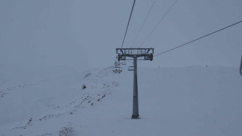 Der 5er Lift in Splügen, Graubünden, Snowboarden, Skilift
